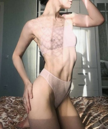 Елена, 28 лет, 1 размер груди